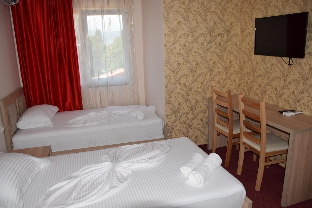 Hotel Pogradeci 2 Tushemisht Dış mekan fotoğraf