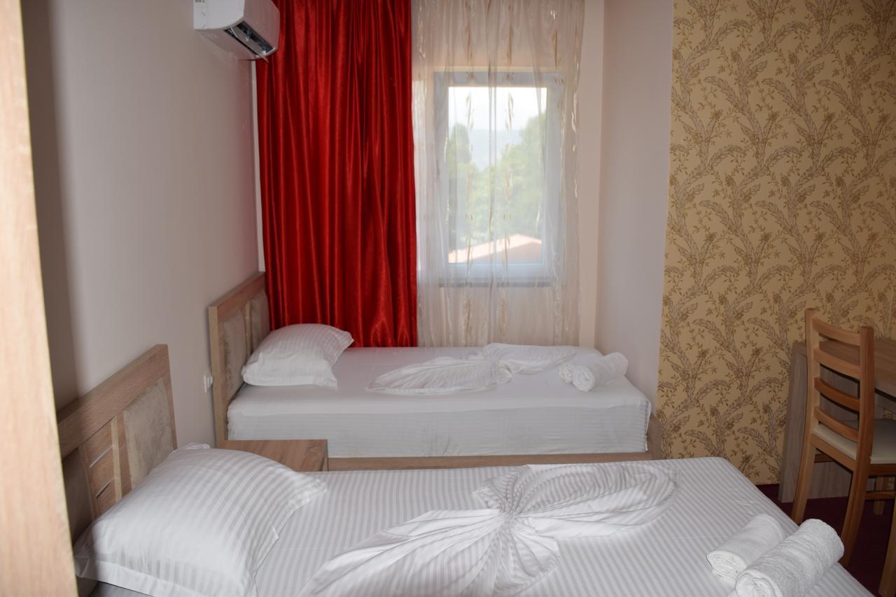 Hotel Pogradeci 2 Tushemisht Dış mekan fotoğraf